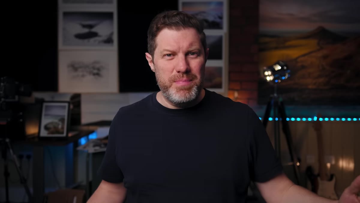 Adam discussing how limitations of prime lenses foster creativity