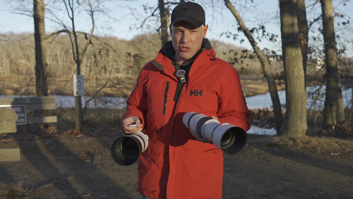 Side-by-side of Canon 100-500mm with teleconverter attached next to Canon 200-800mm