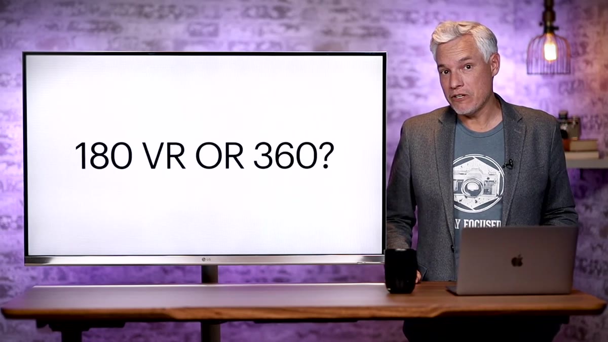 Side-by-side diagram comparing 180 VR and 360 VR capture fields