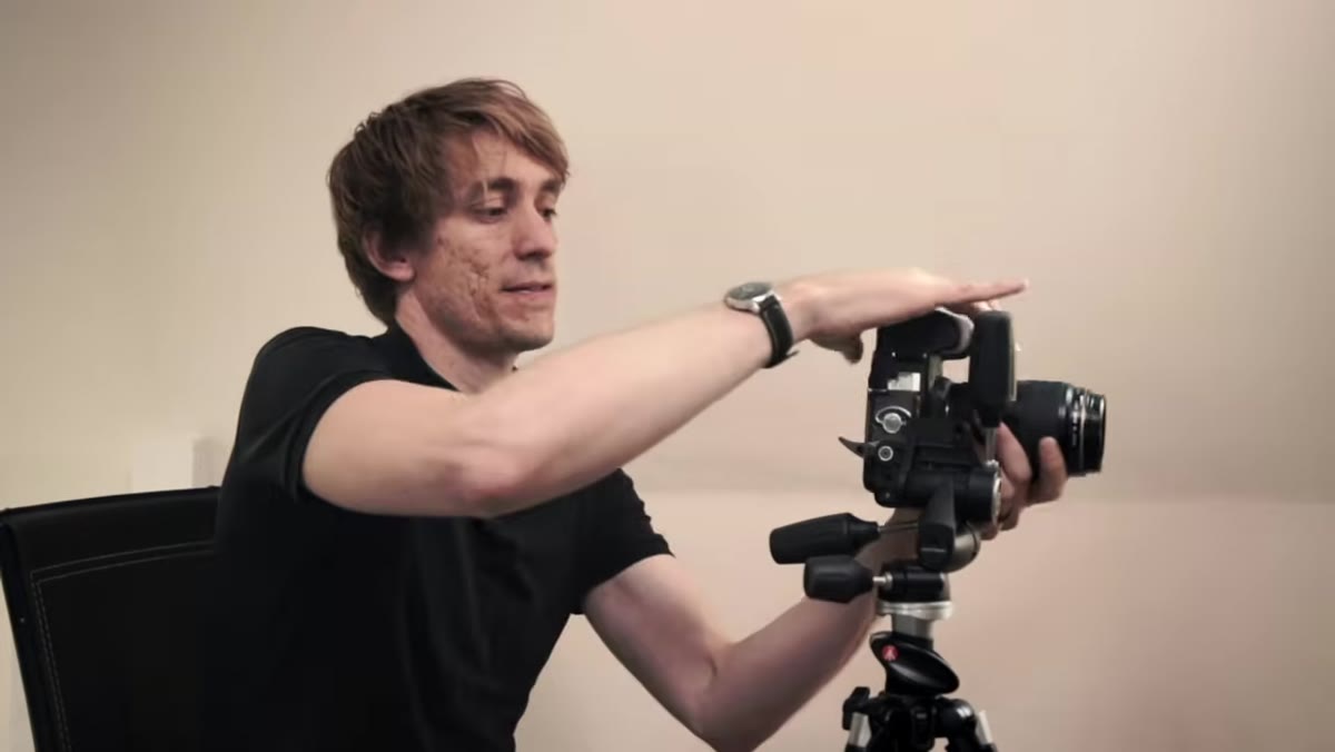 Tucker describing tilt-shift focal plane control for food surfaces