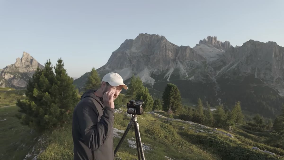 Swapping to 24-120mm to shoot identical frame at 105mm