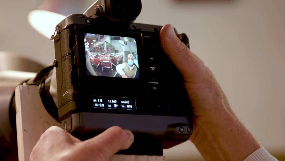 Jay explaining the lens projecting light onto GFX sensor