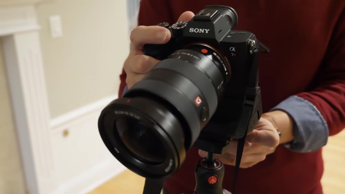 Sony A7R III body shown, in-body stabilization mentioned