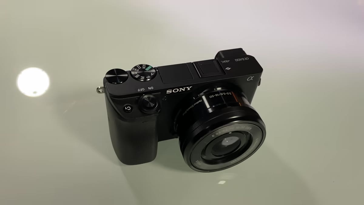 Kit lens comparison wide shot, no visible difference