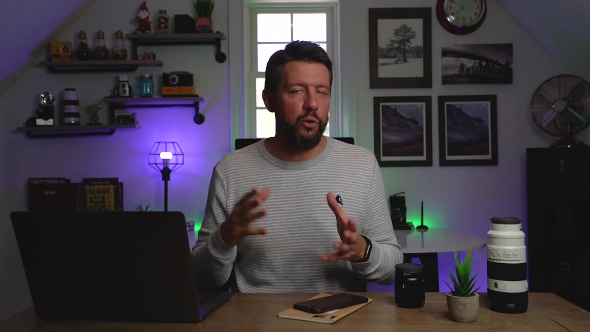 Denney discussing the 16-35mm zoom lens recommendation