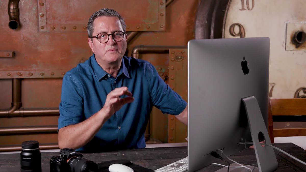 JP reviewing sharp images taken with Sony a7R III and Tamron lens
