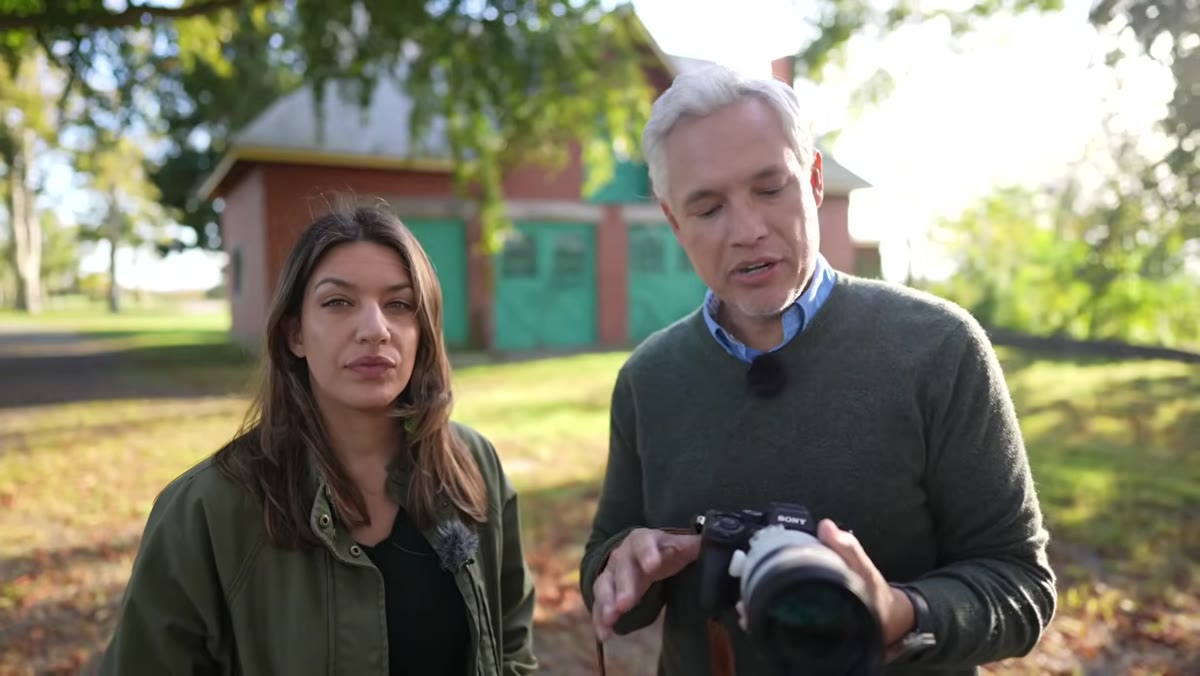 Tony explaining 70-200mm quality variations and focus breathing