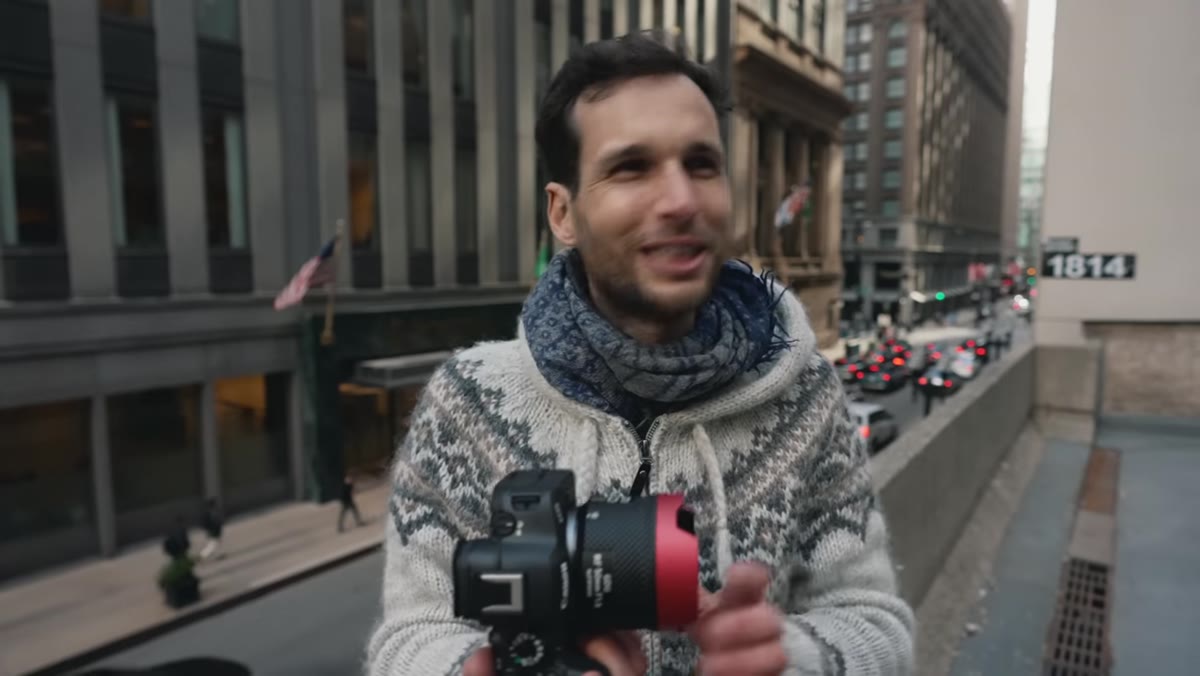 Lambert adjusting aperture on Canon R6 Mark II in Chicago