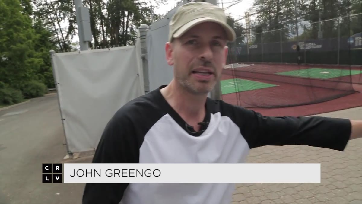 Greengo explaining how changing the lens changes the camera