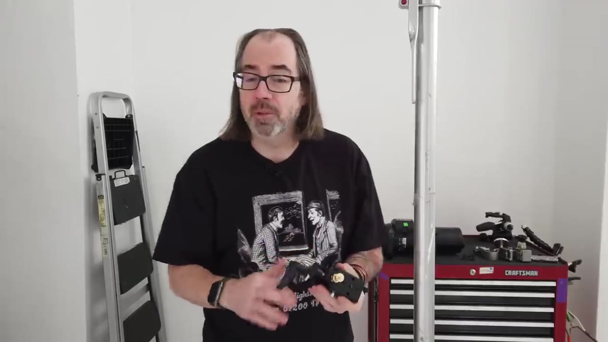 Light mounted on super clamp clamped to a vertical autopole