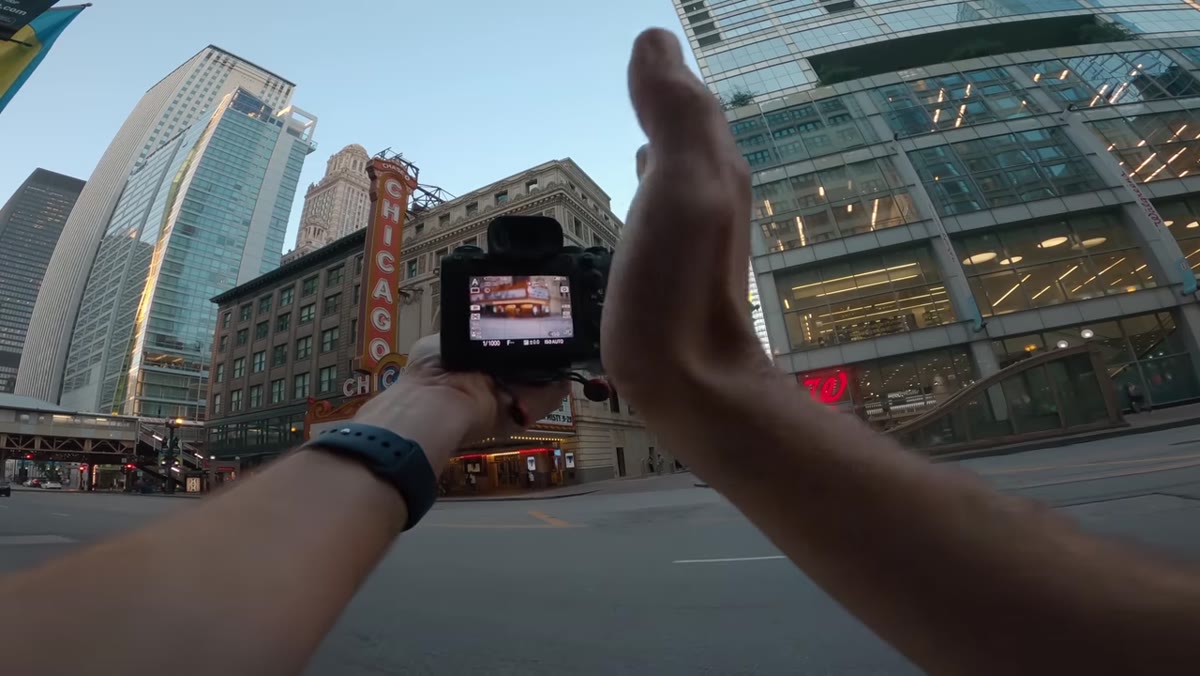 Viewfinder or LCD showing normal lens behavior at zero tilt
