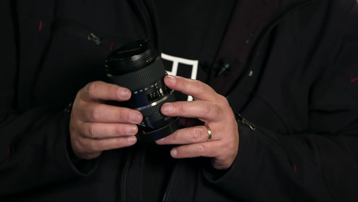 Scott describing travel use cases for the 28-300mm lens