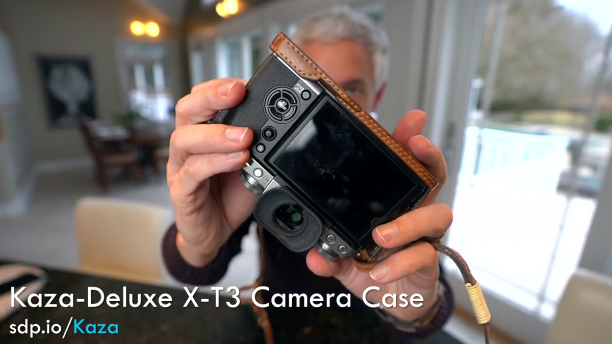 Kaza half case fitted on X-T3 body