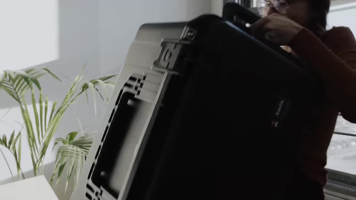 Canon 400mm f/2.8 lens shown up close on camera