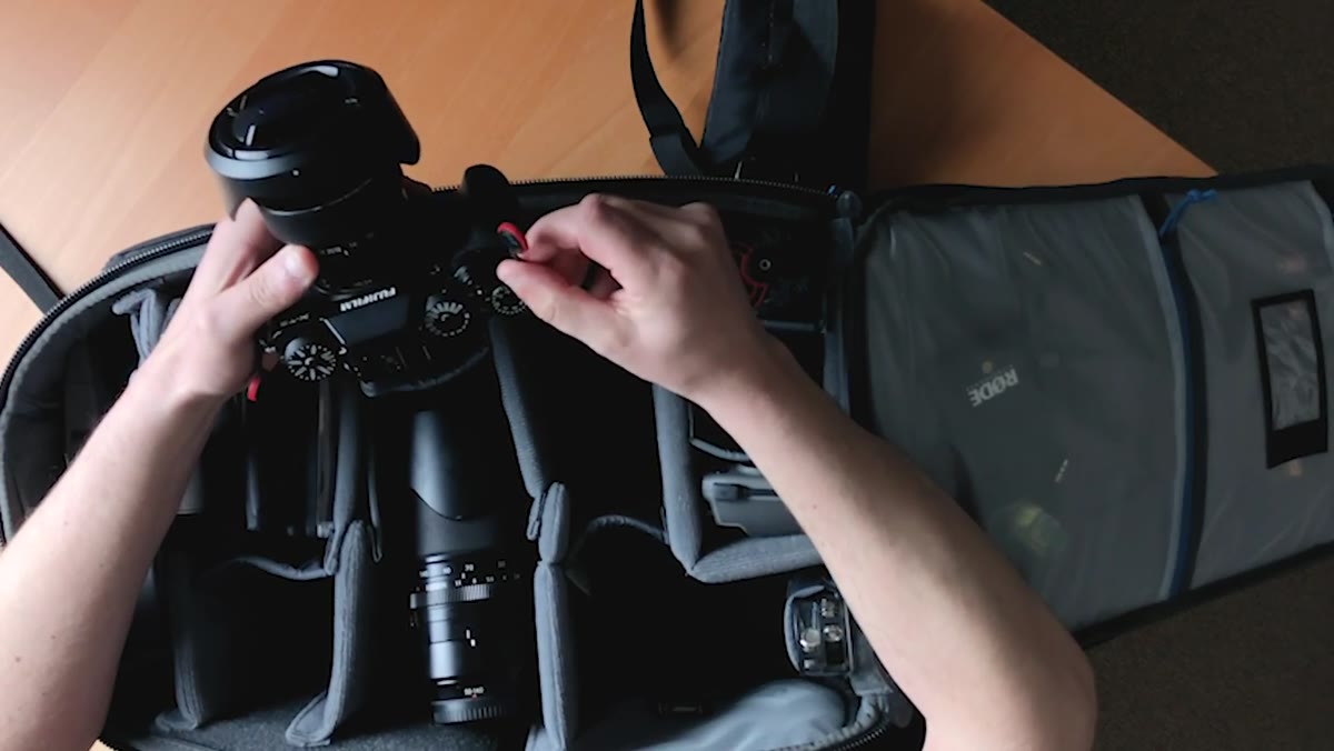 Peak Design strap system on the Fuji XT3