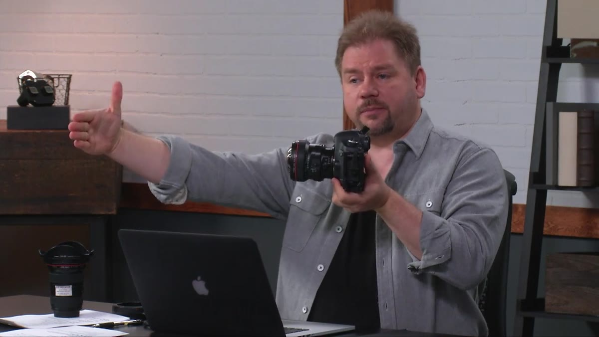 Explaining the lens position parallel to the building face