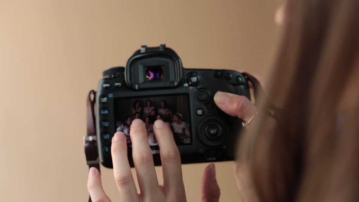 Touchscreen LCD being used to tap to focus