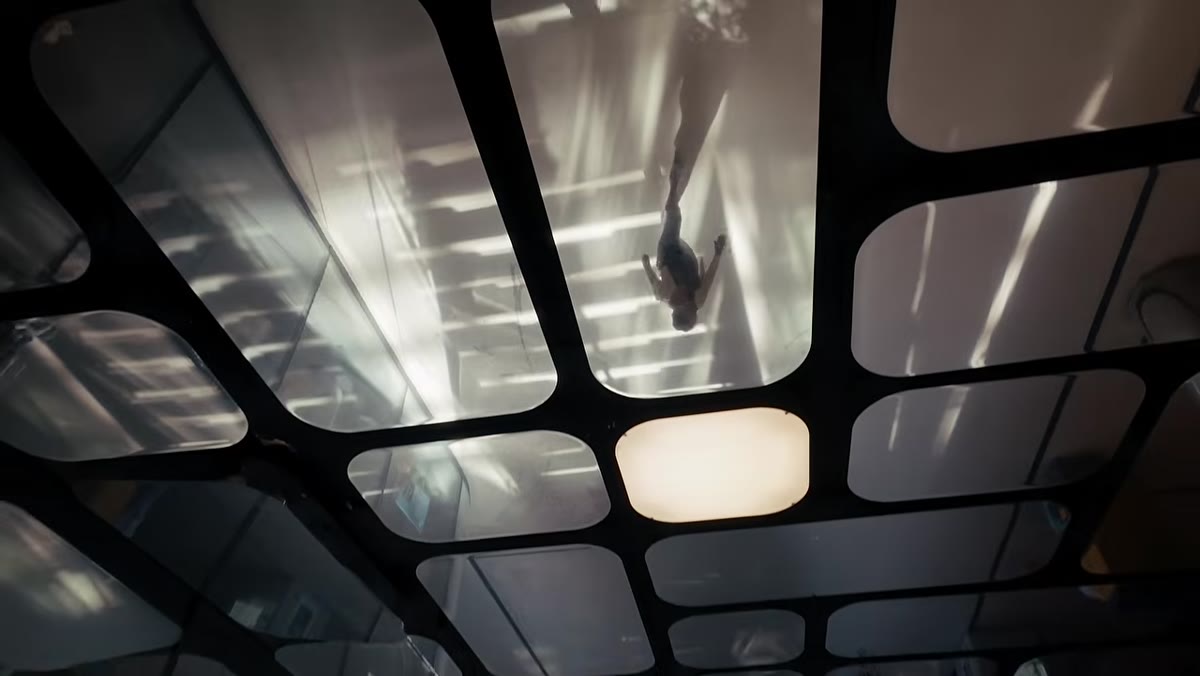 Tucker experimenting with mirrored tile ceiling reflections
